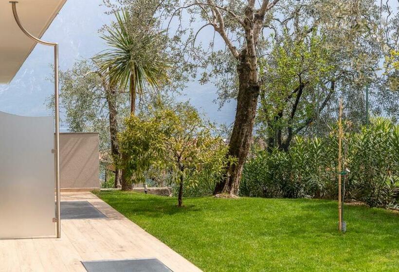 استودیوی لوکس, Evo Suites Apartments