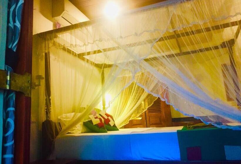 Номер Deluxe с Балконом, Goyambokka Guesthouse