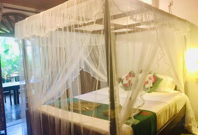 Номер Deluxe с Балконом, Goyambokka Guesthouse
