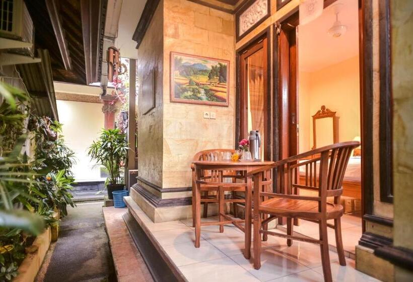 발코니 디럭스 룸, Kamar Suci House