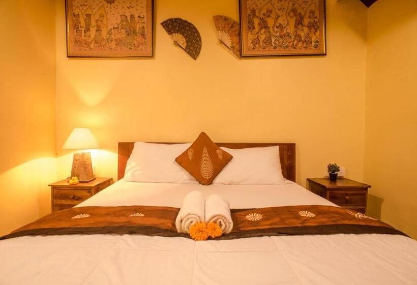 이코노미 룸, Kamar Suci House