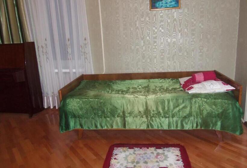 اتاق استاندارد چهار تخته, Nino Shavhaleti Guest House