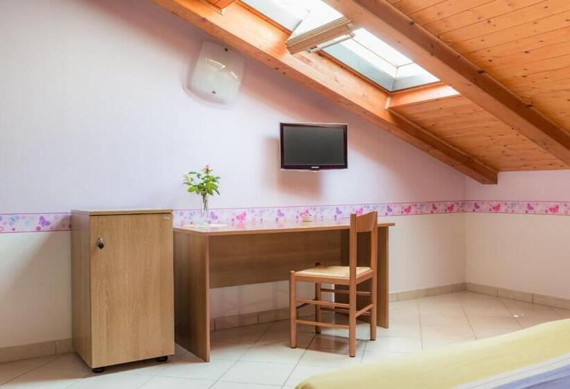 Номер Стандарт Трехместный, B&b Il Girasole
