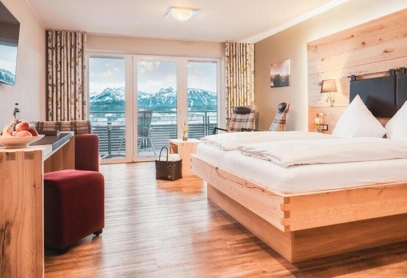 Полулюкс с Балконом, Panorama Allgäu Spa Resort