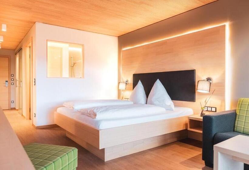 Полулюкс с Балконом, Panorama Allgäu Spa Resort