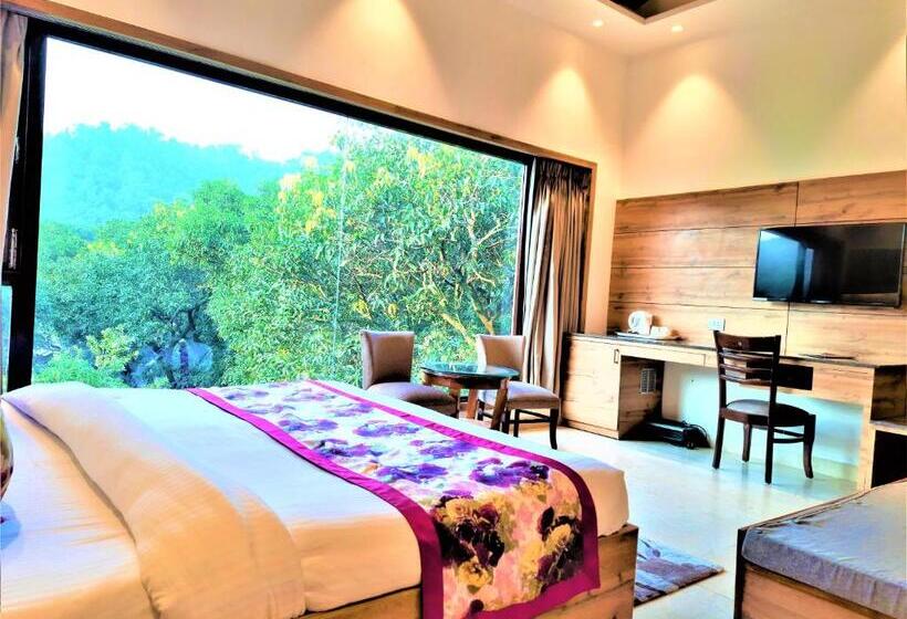 Семейный Номер, Wood Castle Spa & Resort