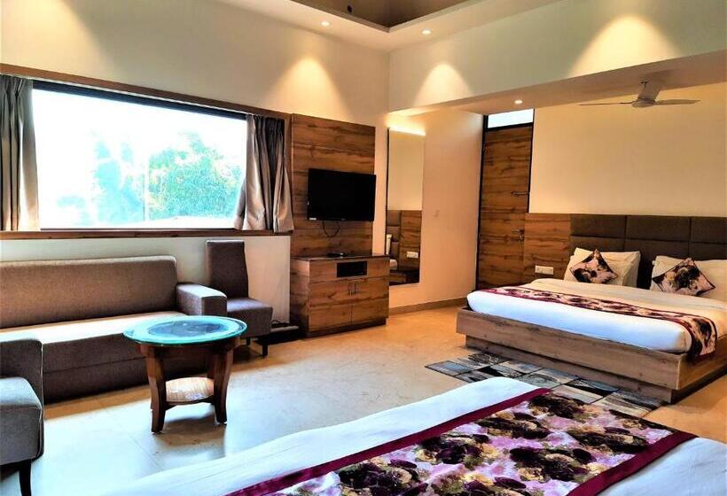 Семейный Номер, Wood Castle Spa & Resort