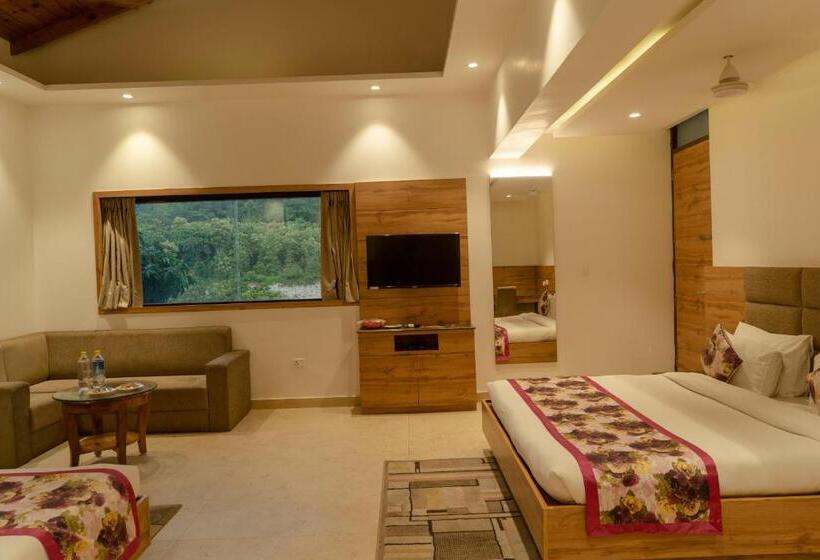 Семейный Номер, Wood Castle Spa & Resort