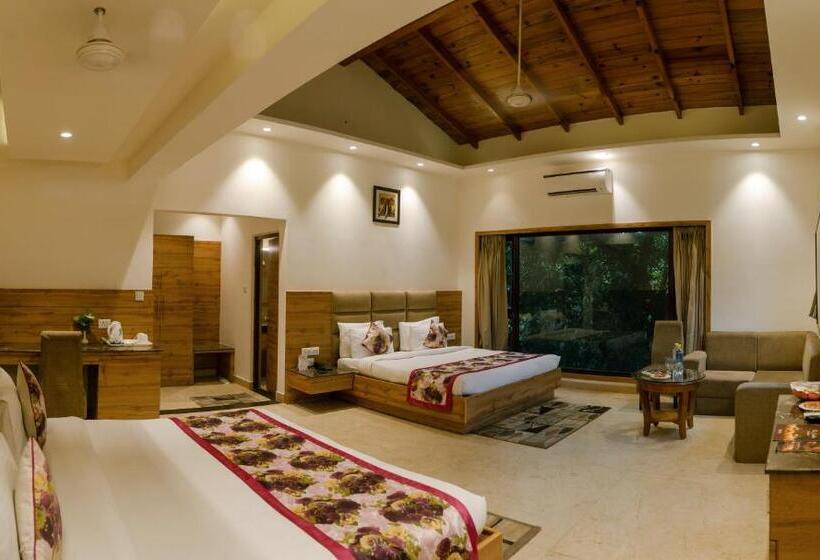 Семейный Номер, Wood Castle Spa & Resort