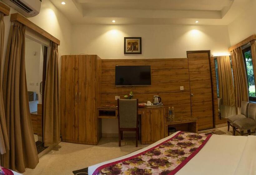 Семейный Номер Вид на Сад, Wood Castle Spa & Resort