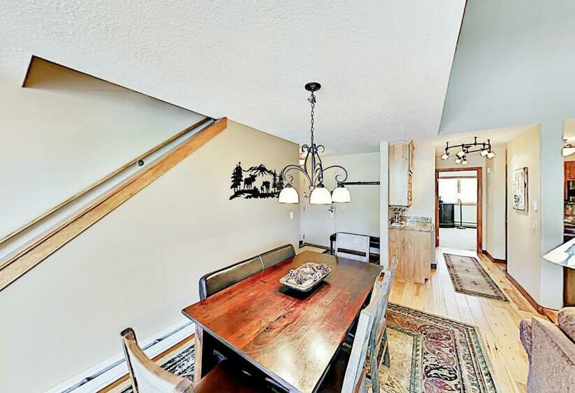 Дом 2 Спальни, The Pines Condo Unit 2044