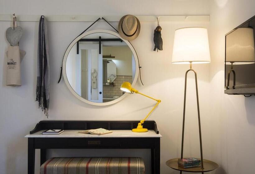 חדר סופריור עם מרפסת, Market House  An Atlas Boutique