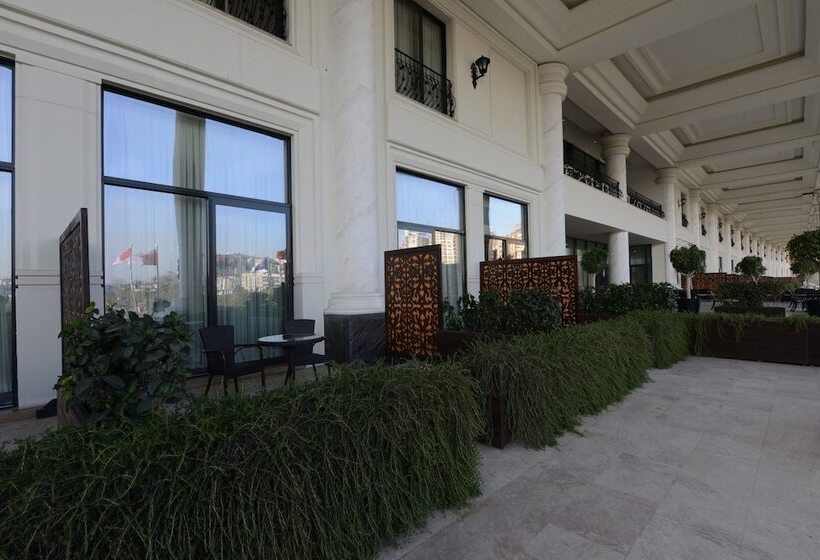 Aile Süiti, Vialand Palace