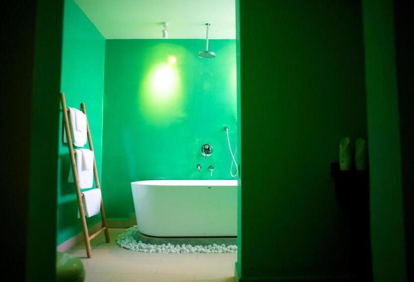 Полулюкс, Iroha Garden Hotel & Resort