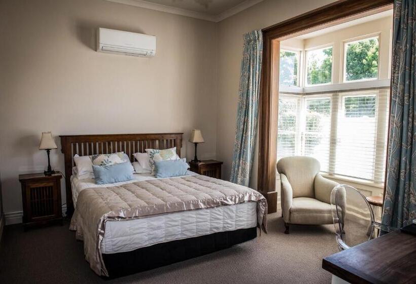 标准间, The Grange B&b
