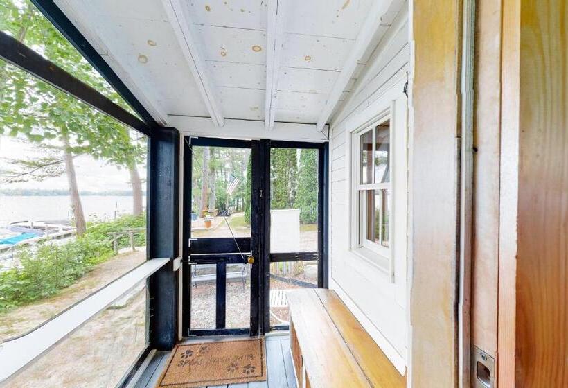 스탠다드 스튜디오, Wellhouse Cottage