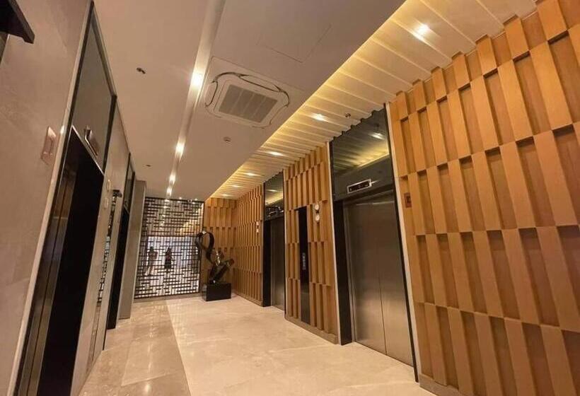1 Bedroom Apartment with Balcony, S Residencestower 3   L&r Staycation