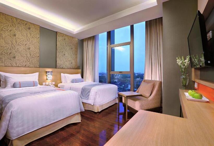 Номер Deluxe, Harper Malioboro Yogyakarta By Aston
