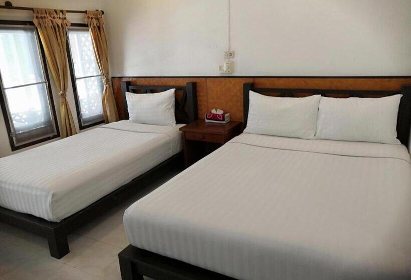 스탠다드 트리플 룸, Sairee Hut Resort Koh Tao