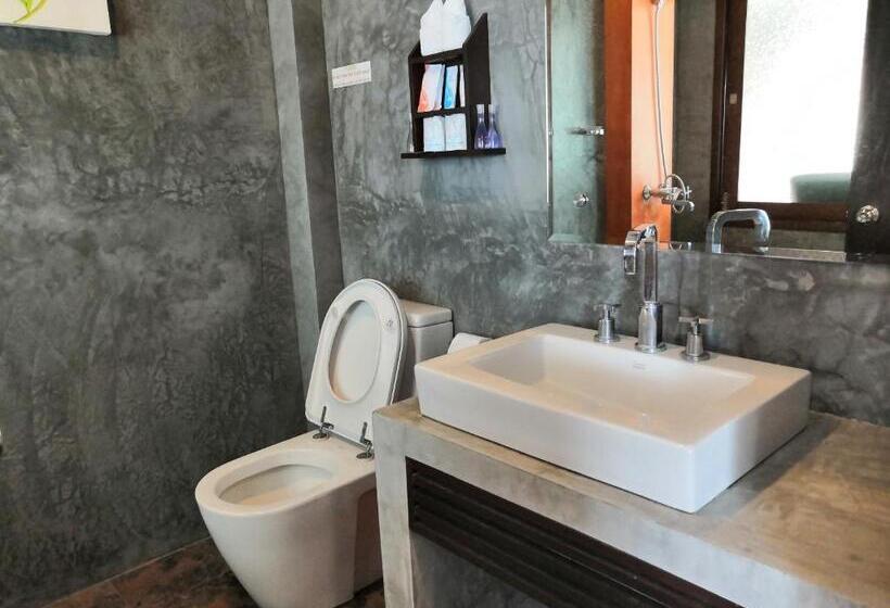 디럭스 룸, Sairee Hut Resort Koh Tao