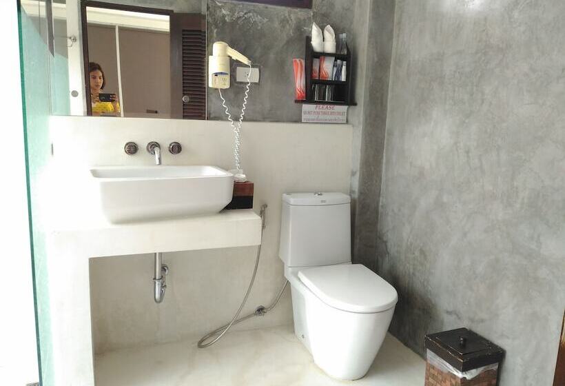 스탠다드 룸 가든 전망, Sairee Hut Resort Koh Tao