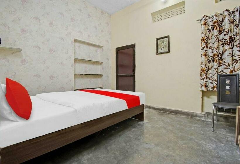 اتاق کلاسیک سه تخته, Flagship Hotel Raj Baag