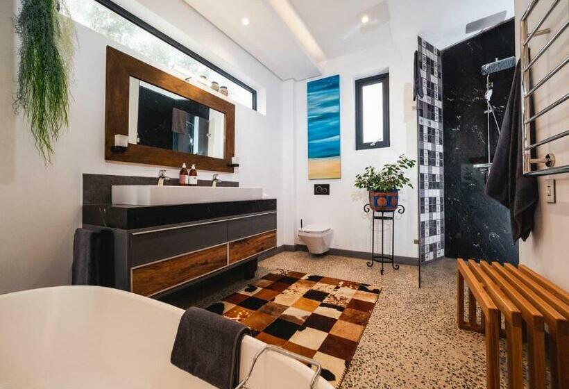 带大床的豪华间, Boutique Ocean Views   Incorporating Wendy S