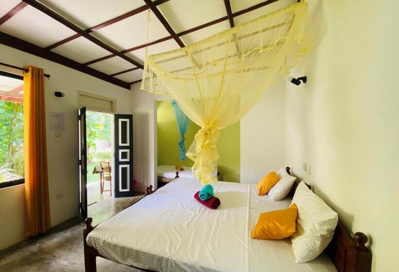 Трехместный Номер Стандарт Вид на Сад, Nature Villa Unawatuna