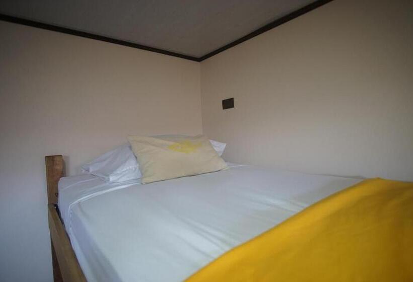 공동 객실, Argdivan Hostel