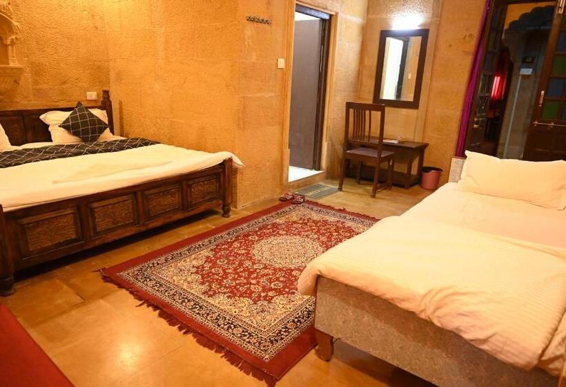 高级家庭房间, Navodaya Jaisalmer