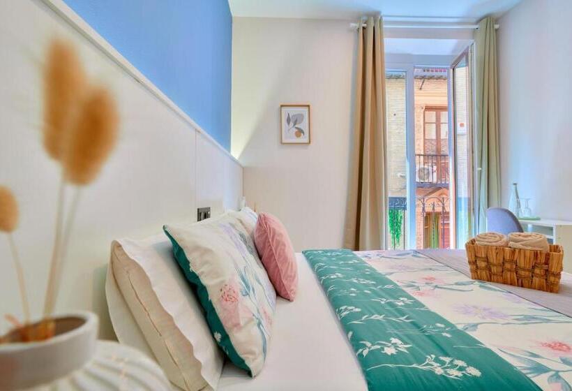 اتاق لوکس با بالکن, Casa Vestali