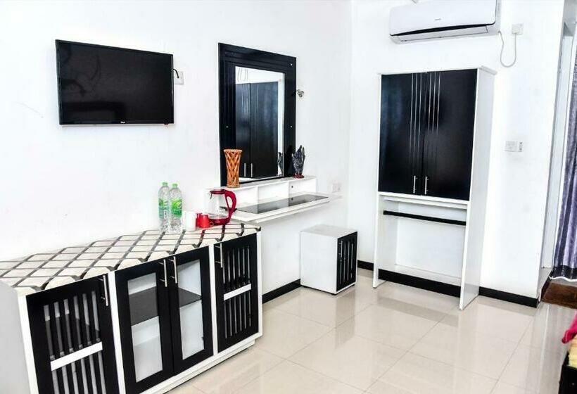 Номер Deluxe, New Isuru City