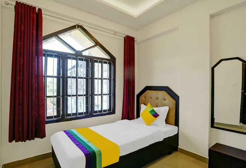 Номер Deluxe, Itsy Hotels Regalia Grand, 500 Mtrs From Madikeri Fort