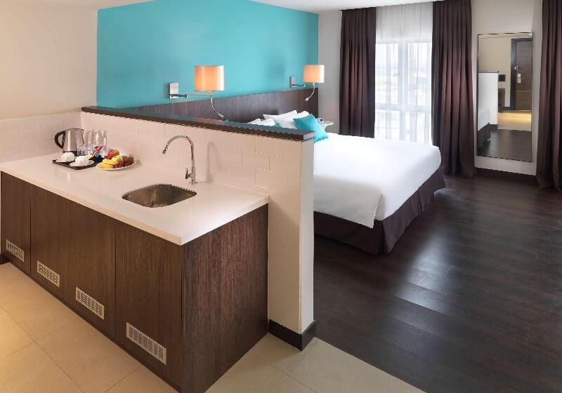 Люкс Кровать Кинг, I City Trademark Collection By Wyndham