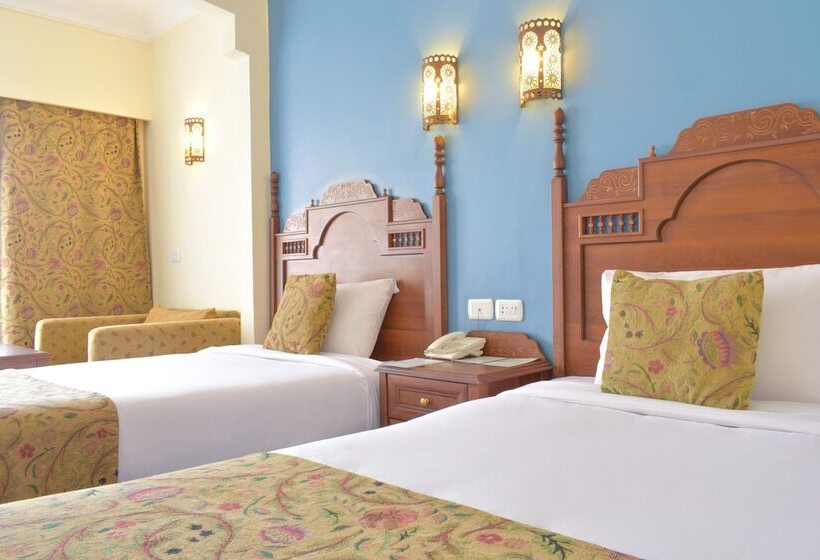 اتاق استاندارد با چشم‌انداز استخر, Jasmine Palace Resort