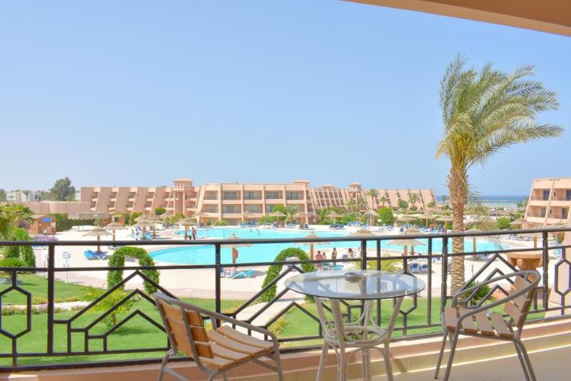 اتاق استاندارد با چشم‌انداز استخر, Jasmine Palace Resort
