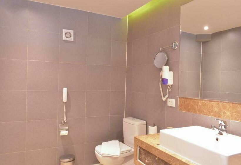 اتاق سوپریور با چشم‌انداز دریا, Jasmine Palace Resort