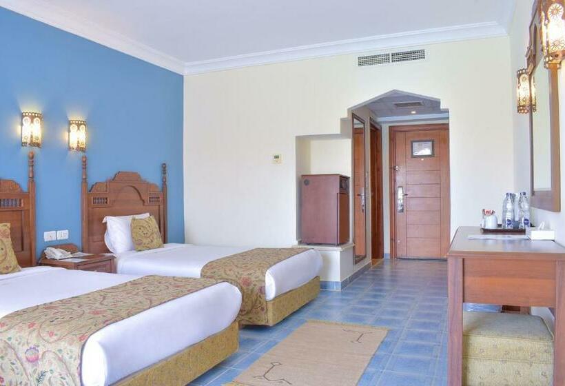 اتاق استاندارد با چشم‌انداز استخر, Jasmine Palace Resort