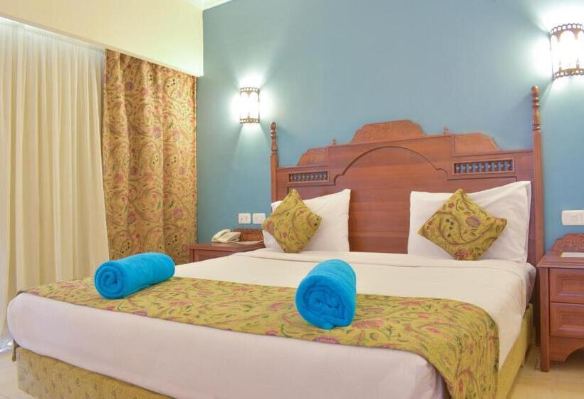 اتاق استاندارد با چشم‌انداز استخر, Jasmine Palace Resort
