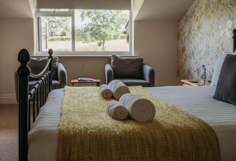Семейный Номер, Three Wells B&b