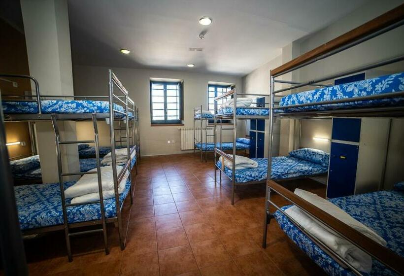 Кровать в Общей Комнате, Albergue De Cuéllar