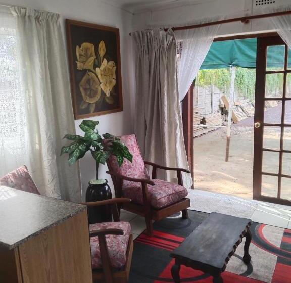 Апартаменты 1 Спальня Нижний Этаж, Valla S Self Catering