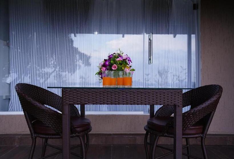 套房带泳池景, Ravishing Retreat Resort