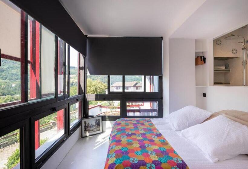 Номер Стандарт с Террасой, Auberge Hiribarren