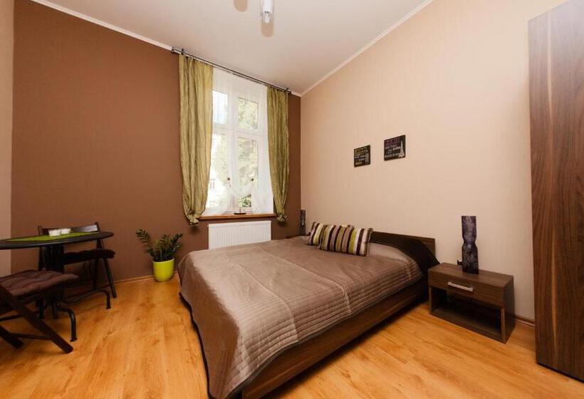 Номер Стандарт, Bedrooms Piotrkowska 64