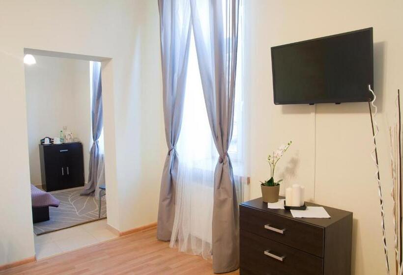 Семейный Номер Классика, Bedrooms Piotrkowska 64