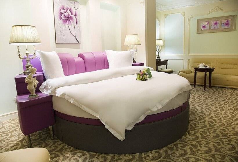 Номер Deluxe, The Rooms Boutique
