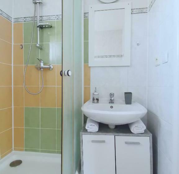 Люкс с Балконом, Penzion Pod Kostelíčkem