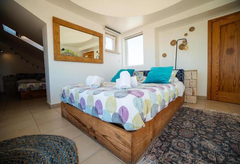 Номер Стандарт Вид на Море с Балконом, Alex Surf Hostel