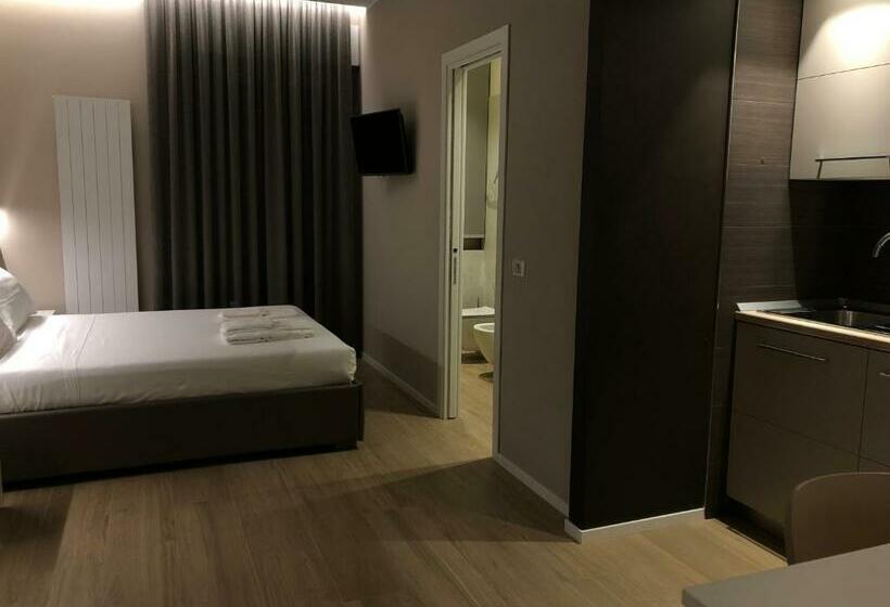 اتاق لوکس با بالکن, Approdo Residence